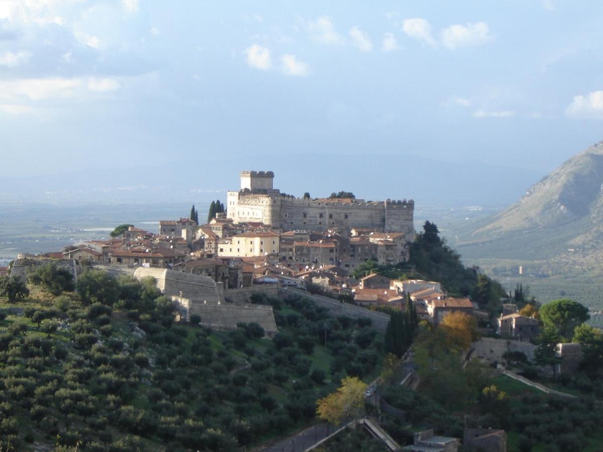 B&B Stazione Latina Sermoneta Exterior foto